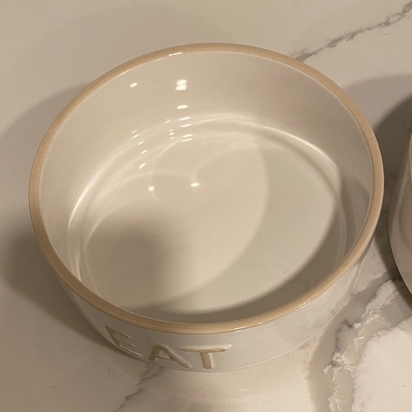 Top Paw White Ceramic "EAT" Dog Bowls with Beige Trim - Set of 2 - Picture 2 of 5